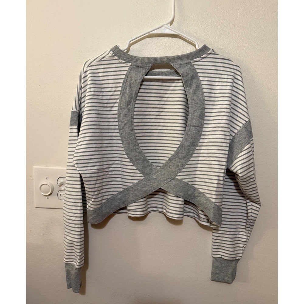 Posie Active Open Back Cropped Pullover Top Size XS Oversized Gray & White